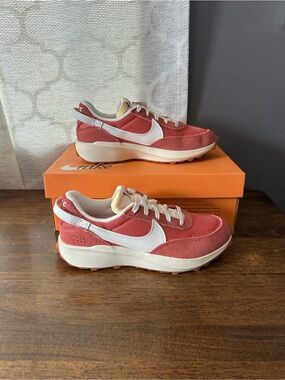 Nike Women’s Waffle Debut Vintage Shoes size 8 New